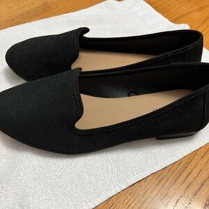 Women’s shoes size 11 black flats